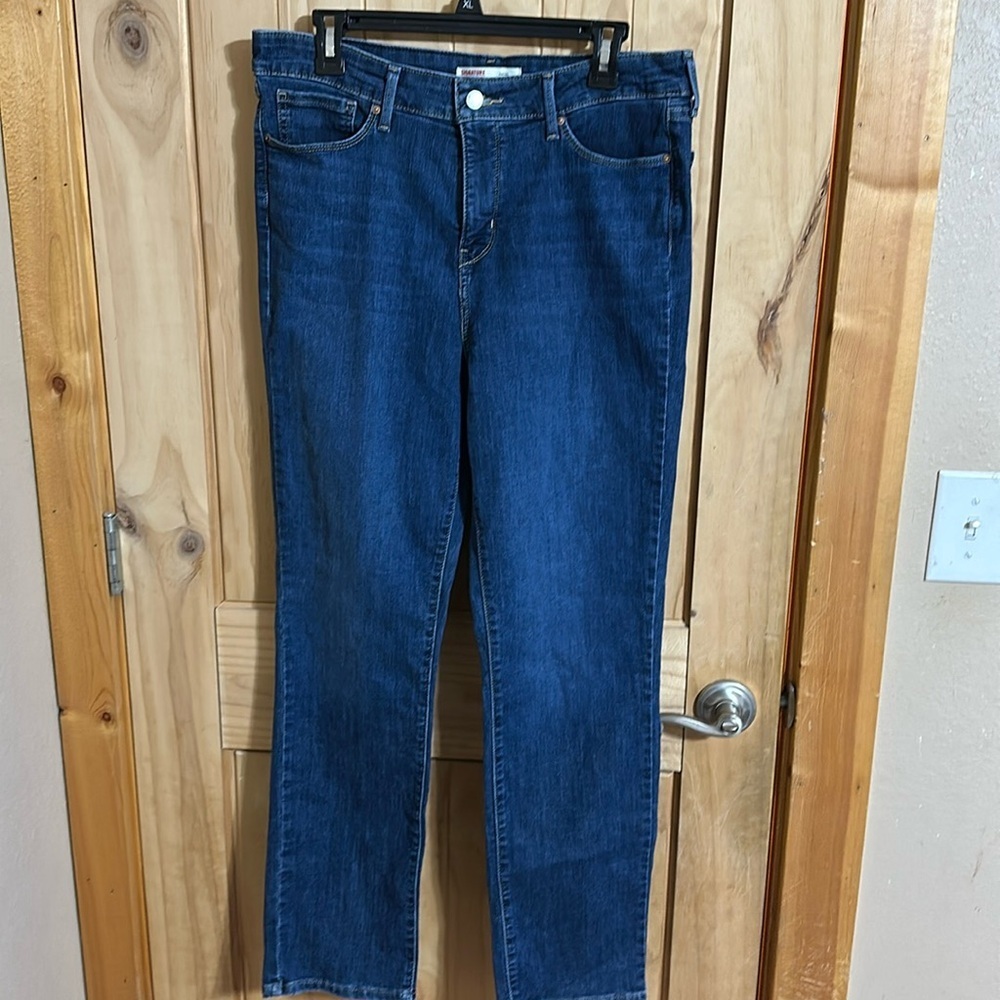 Signature LEVI STRAUSS Shaping Jeans Straight High Rise Straight